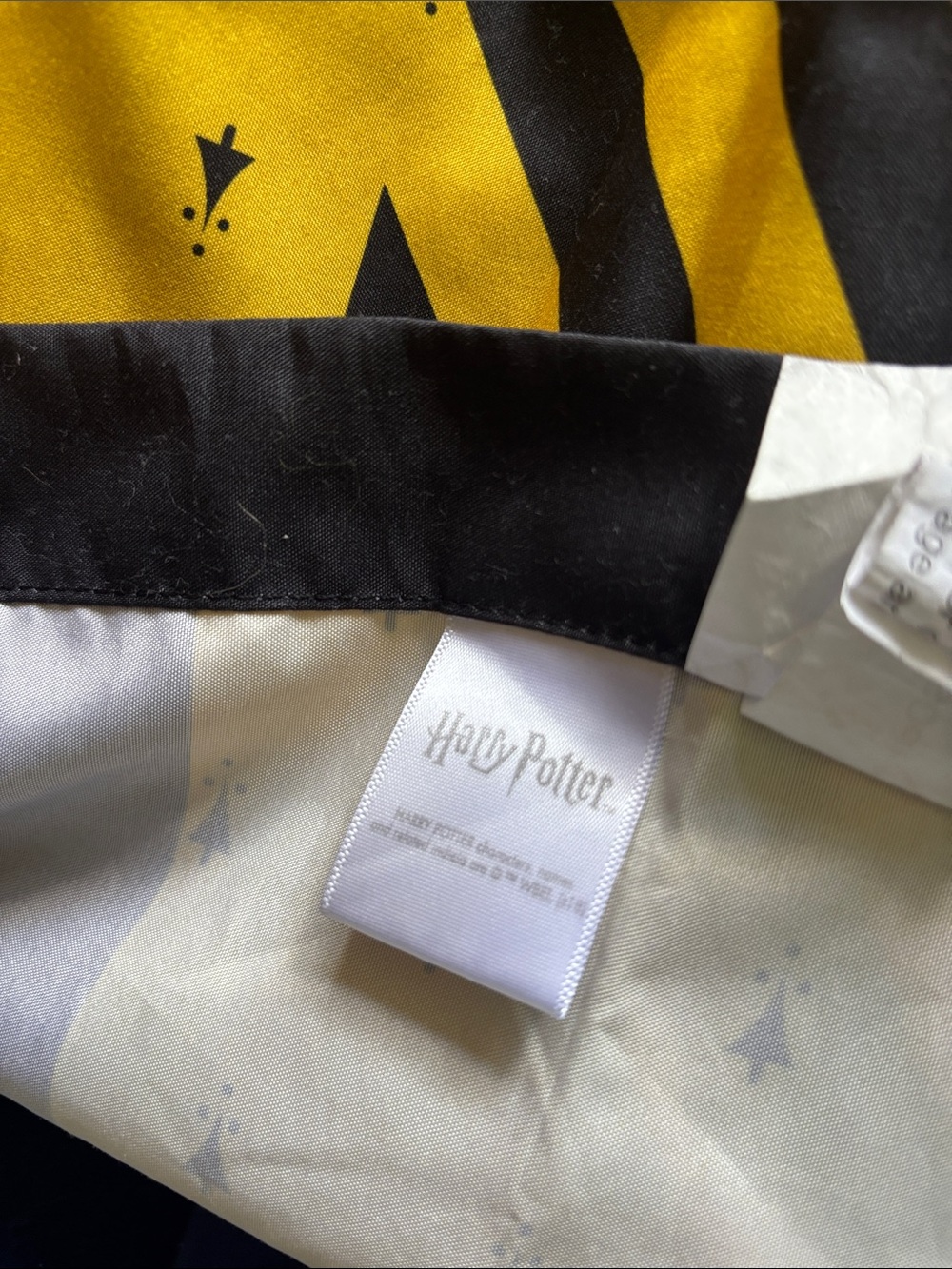 Harry Potter Hufflepuff Tank Top Gray and Yellow W/ Banner Flag - Picture 7 of 8